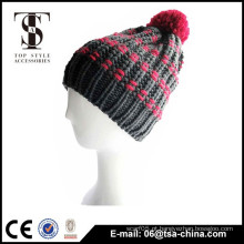 O design elegante inverno acrílico beanie com pom pom